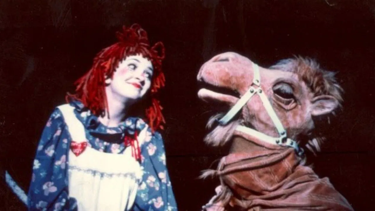 Raggedy Ann: The Musical Adventure backdrop