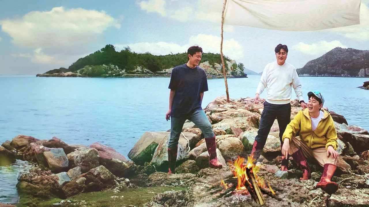 Half-Star Hotel in Lost Island backdrop