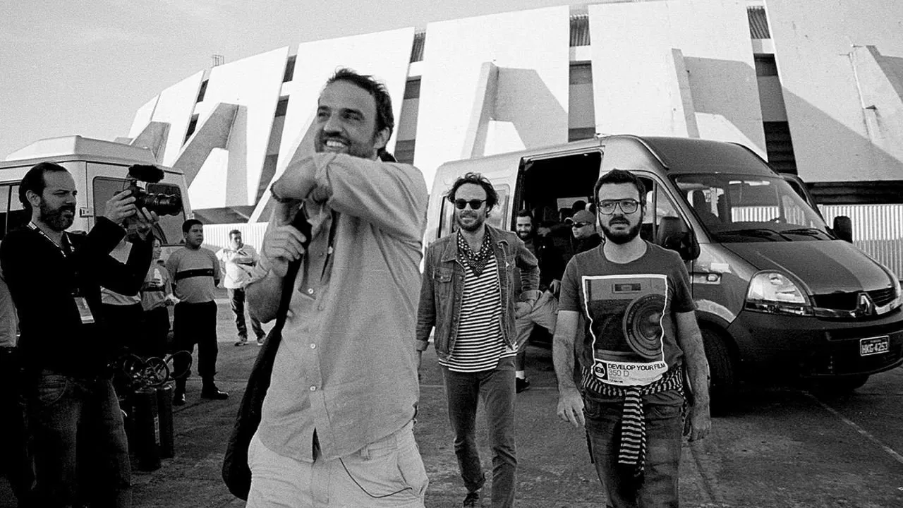 Los Hermanos - Esse é Só o Começo do Fim da Nossa Vida backdrop