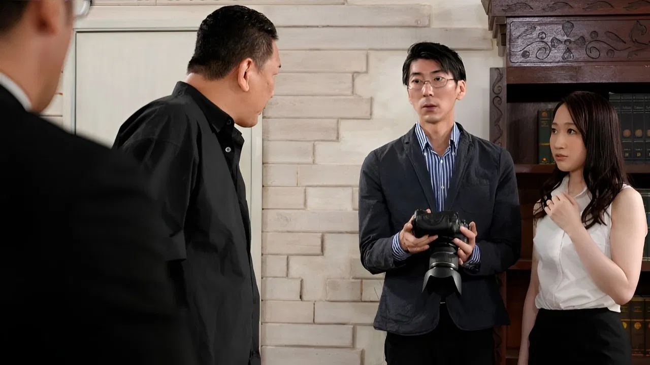 Nude model NTR: Shocking infidelity video of a wife drowning in shame with a photographer backdrop