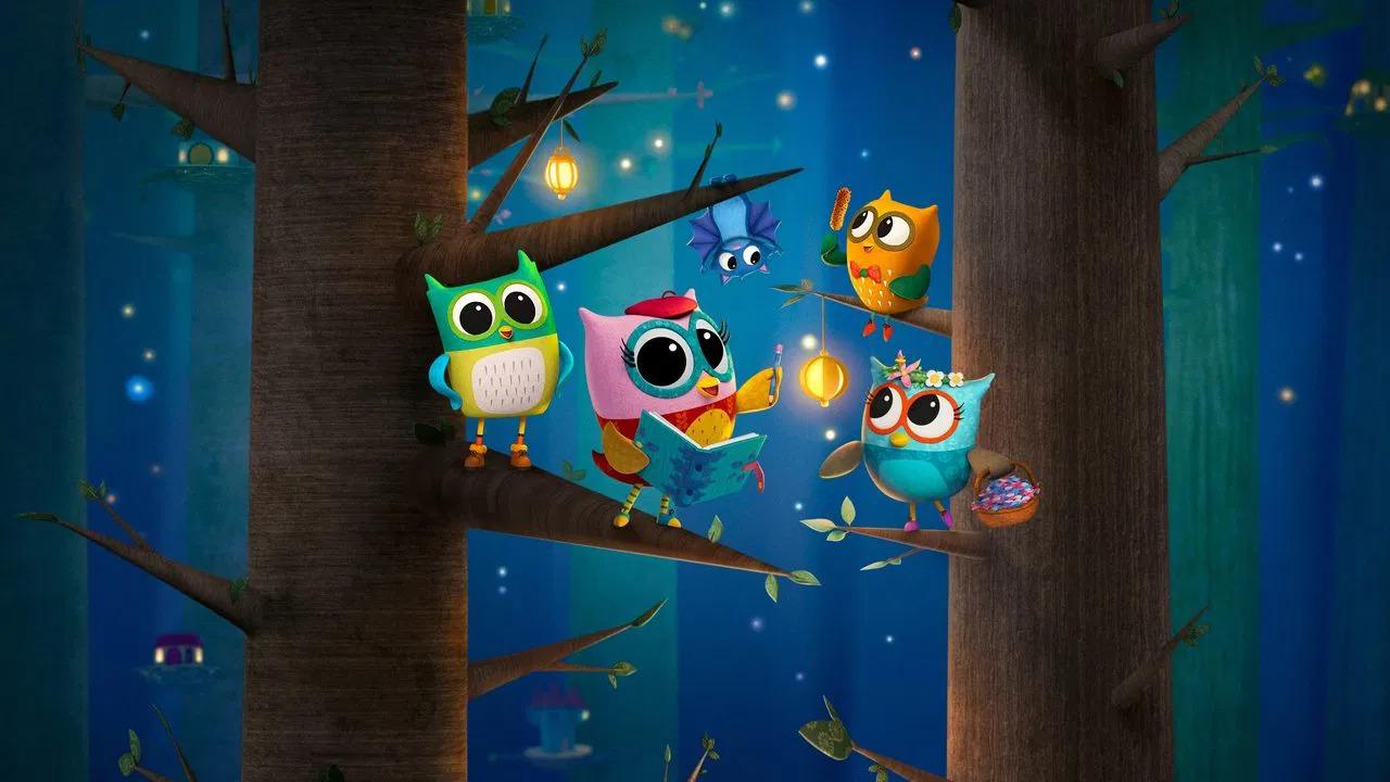 Eva the Owlet backdrop
