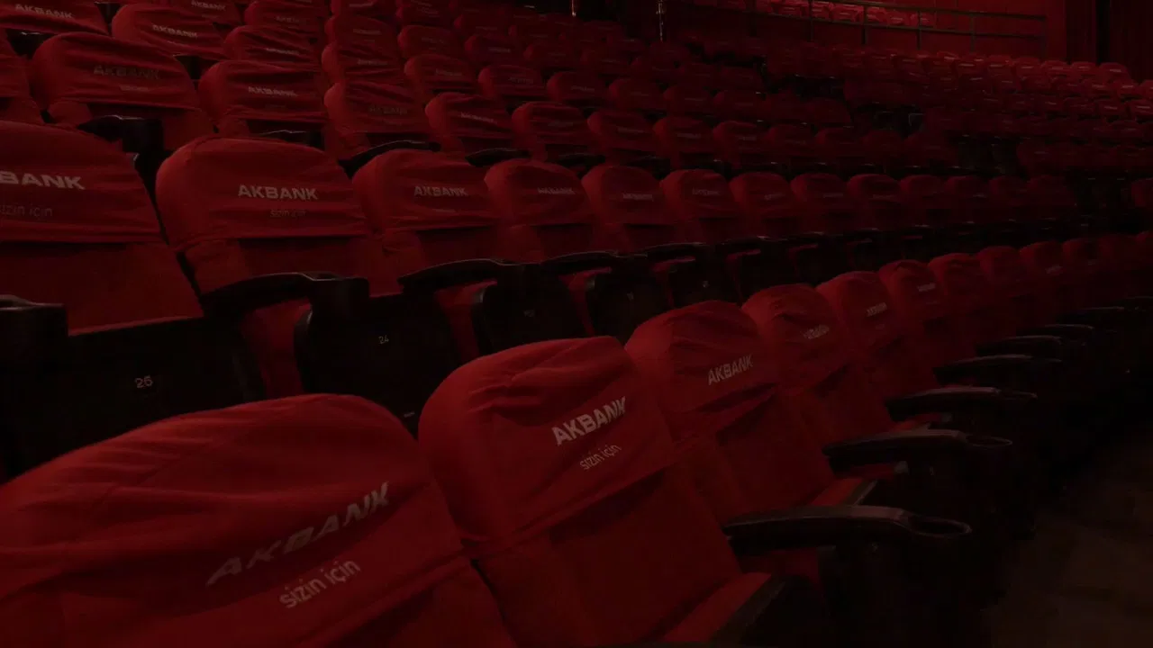 Boş Koltuklar backdrop