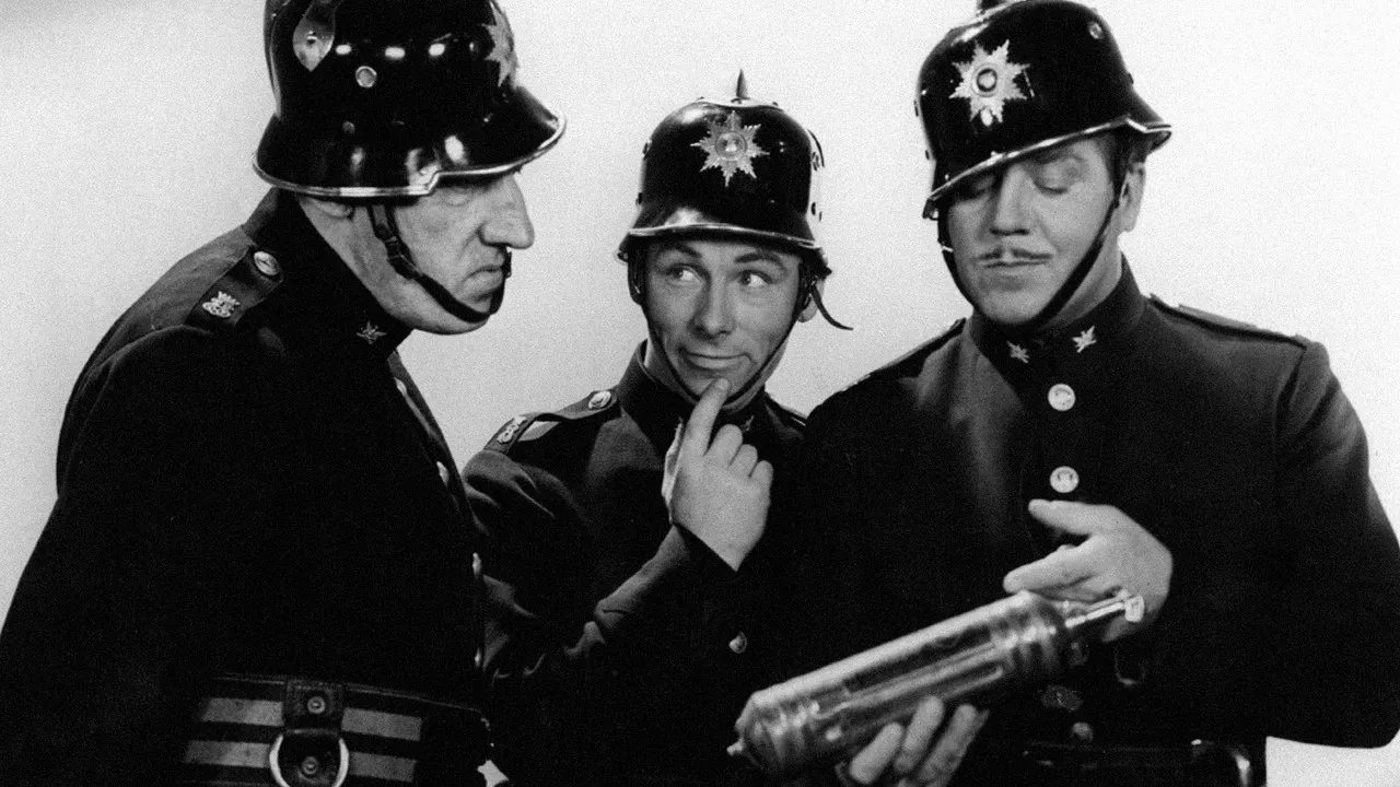 Adolf i eld och lågor backdrop