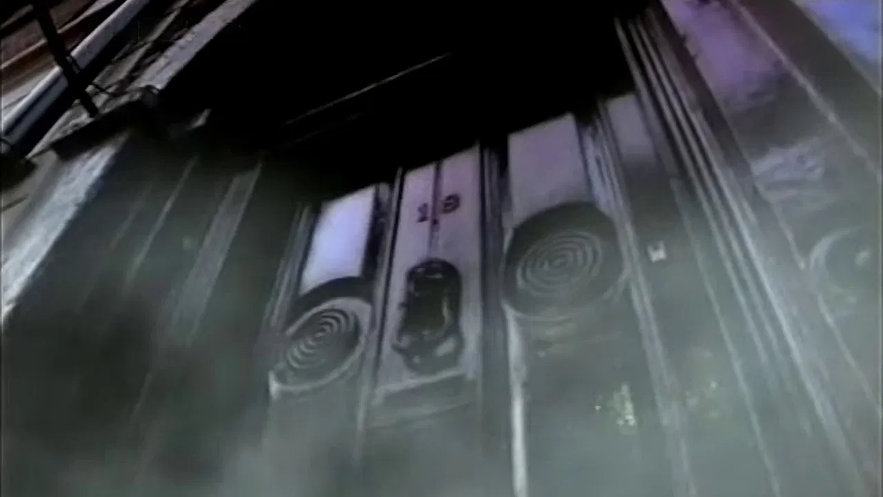 Dan Cruickshank & The House That Wouldn't Die backdrop