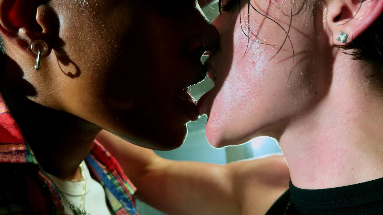 Gos Musclées backdrop