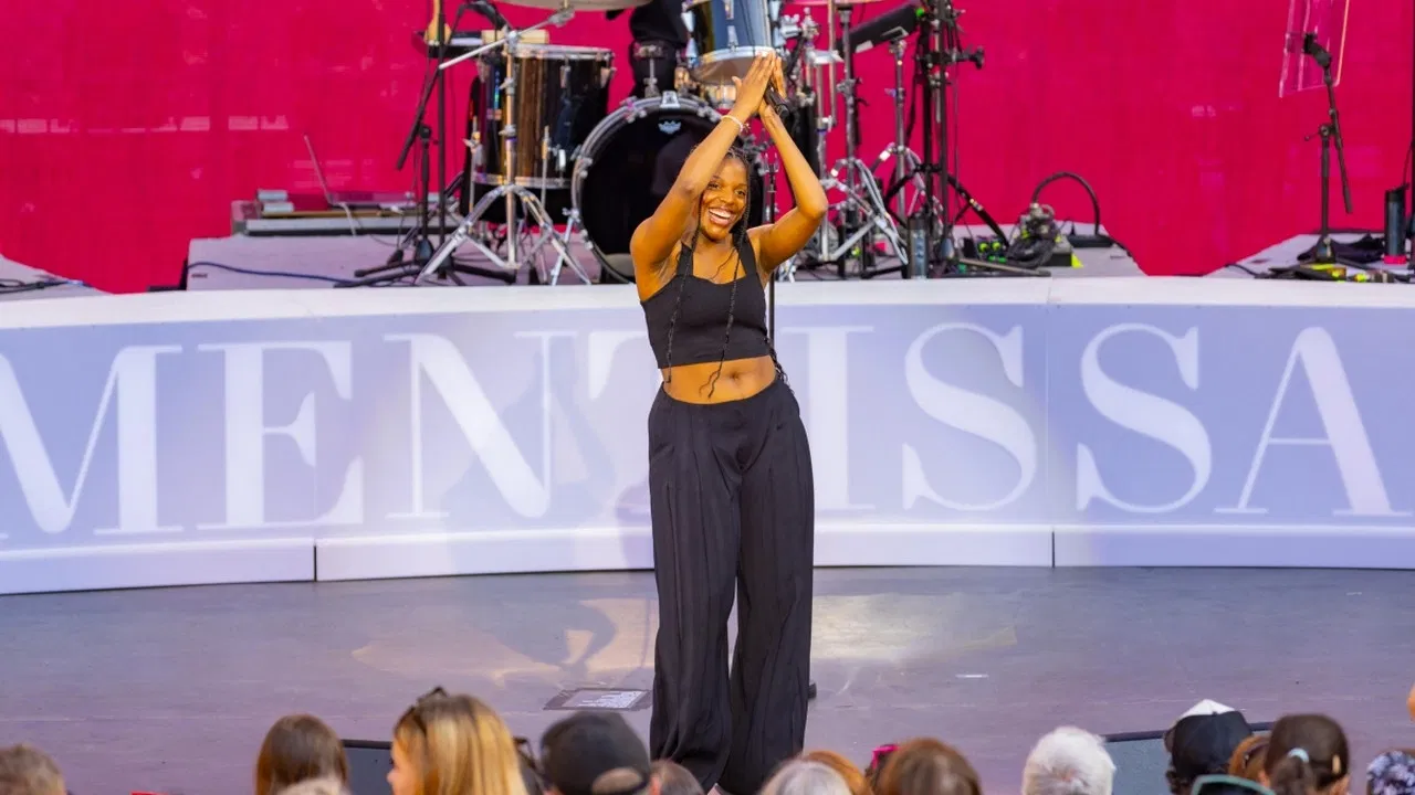 Mentissa - Les Estivales de Culturebox 2024 backdrop