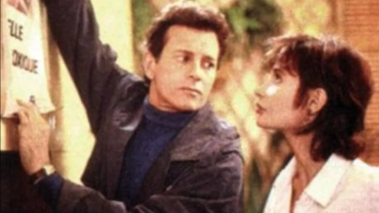 L'impossible Monsieur Papa backdrop