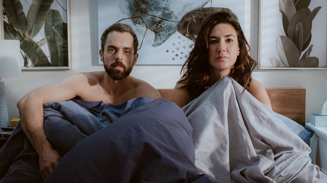 Entre deux draps backdrop