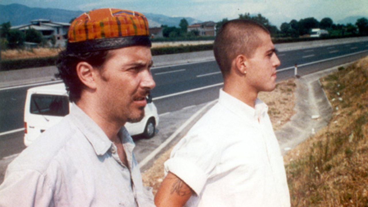 Fuori di me backdrop