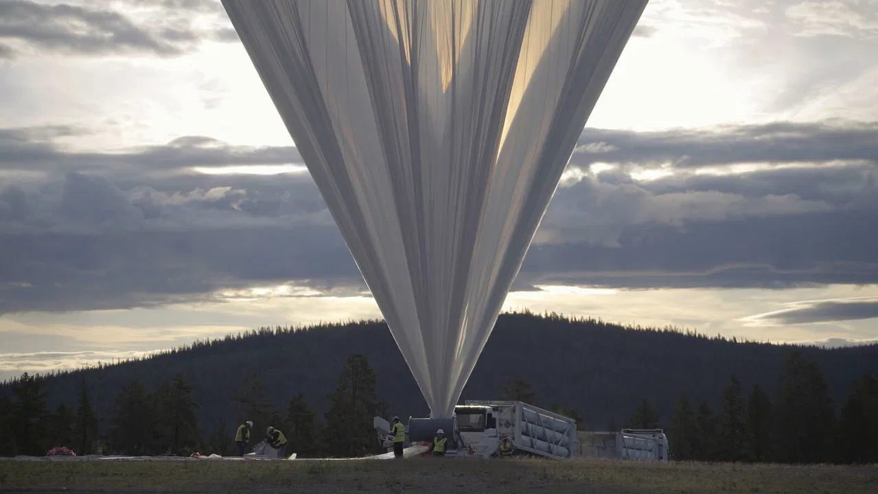 Sunrise – An den Grenzen des Machbaren backdrop