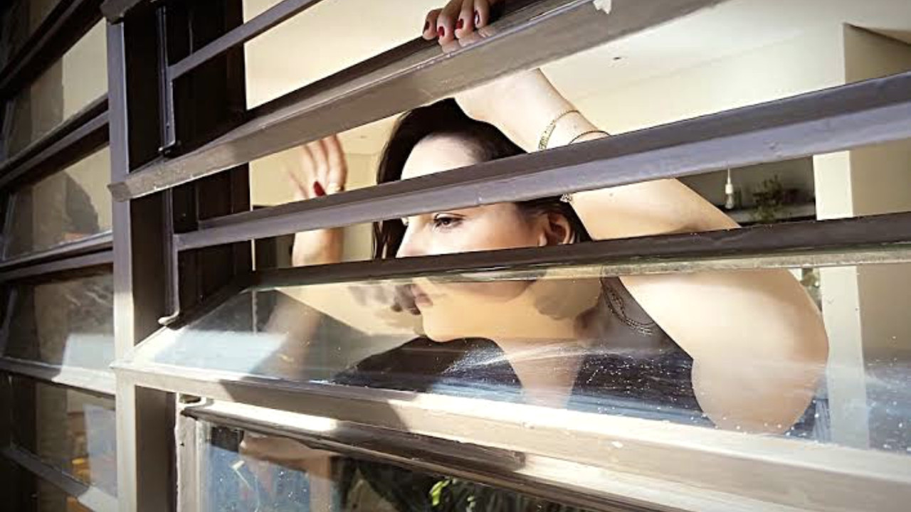 Amores Pandêmicos backdrop