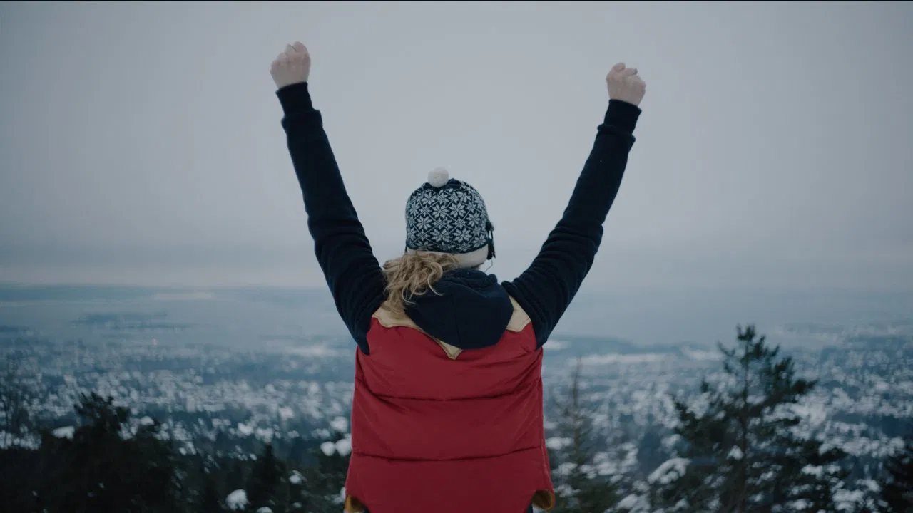 110% Honest backdrop