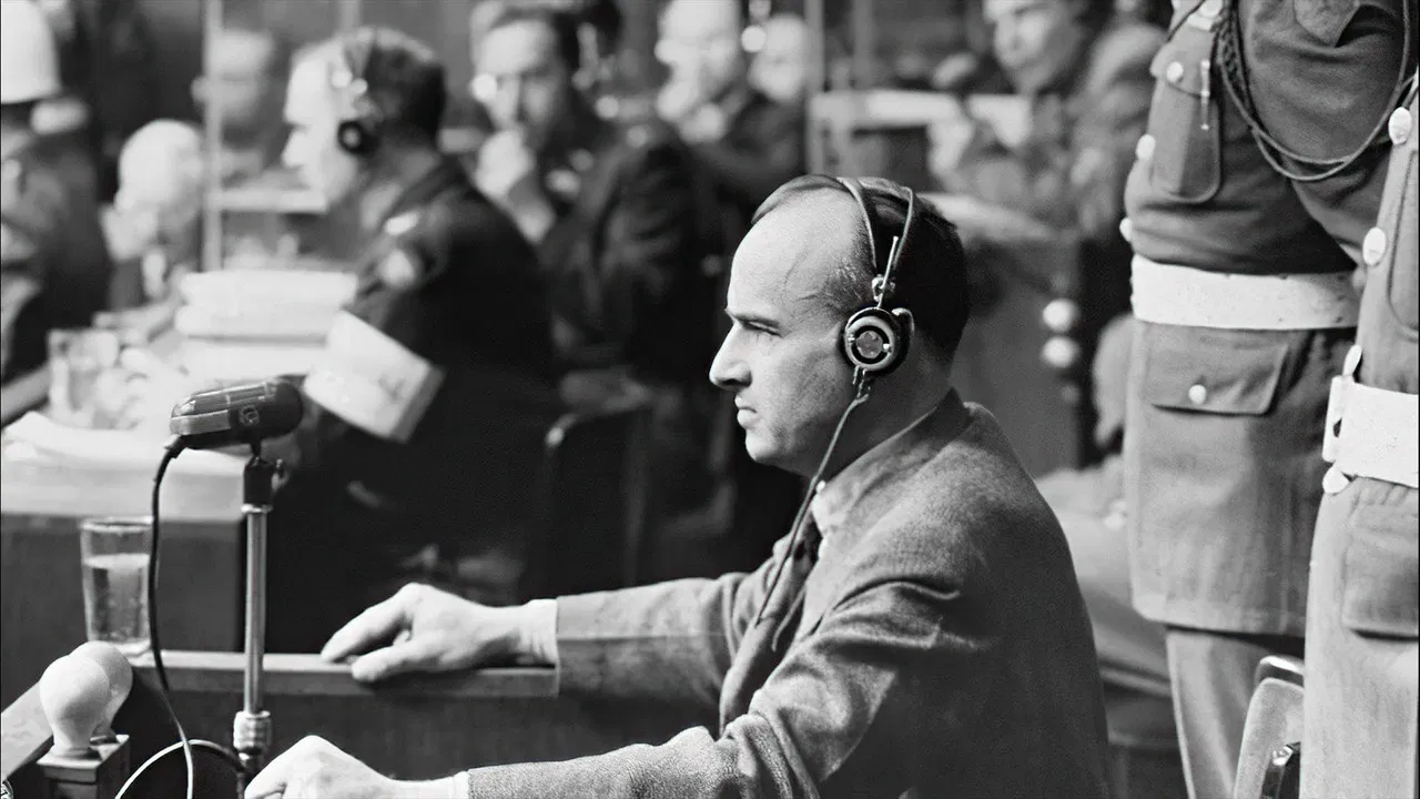 Les Carnets secrets de Nuremberg backdrop