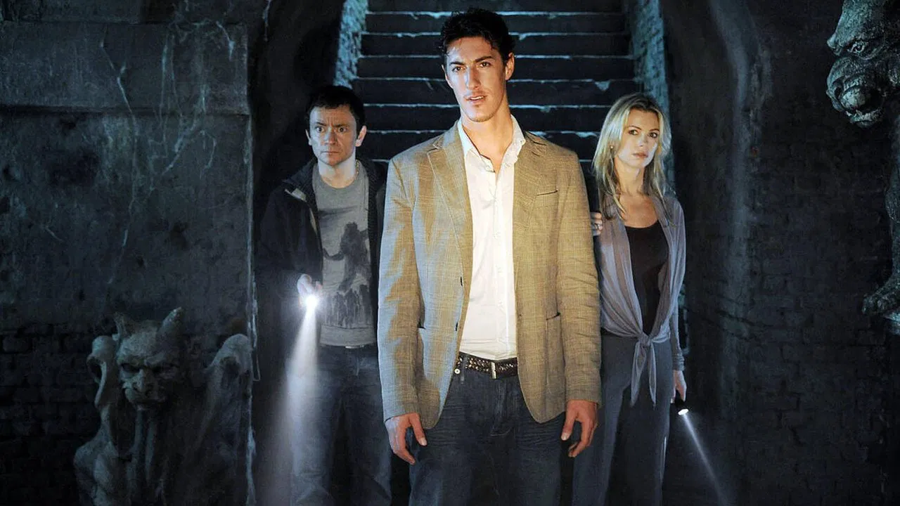 Rise of the Gargoyles backdrop