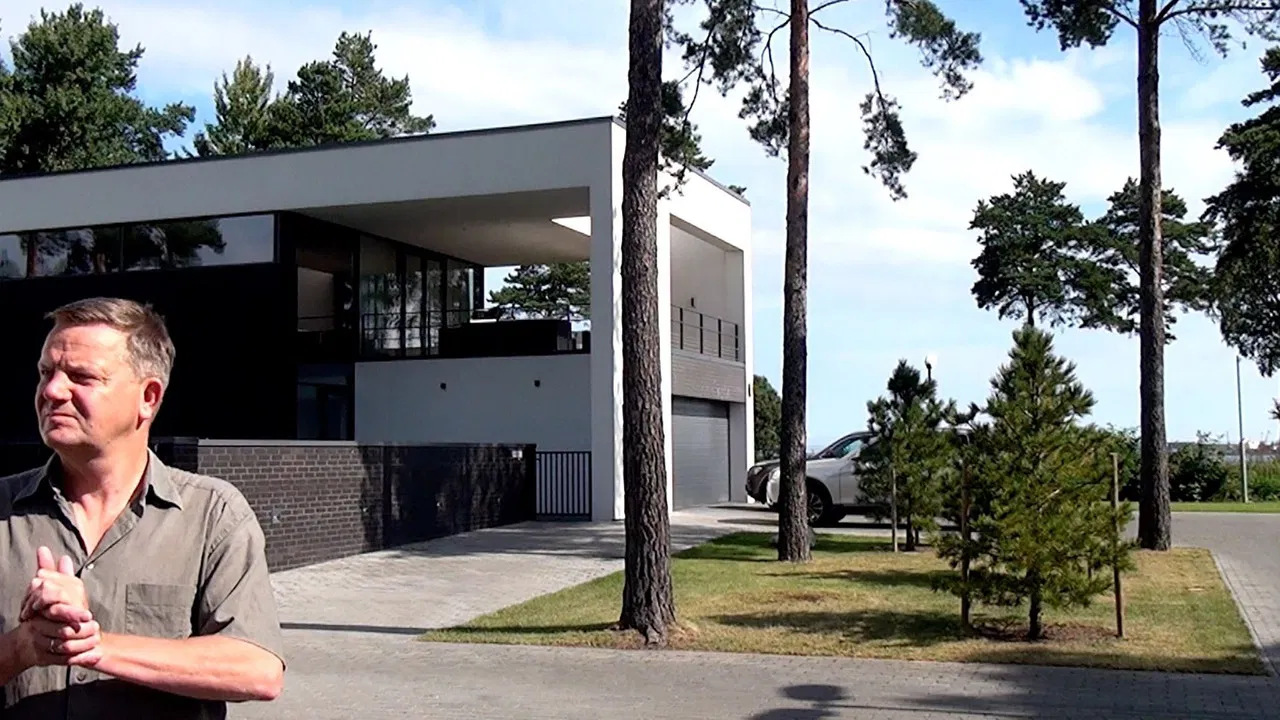 I Was Born in a Garage backdrop