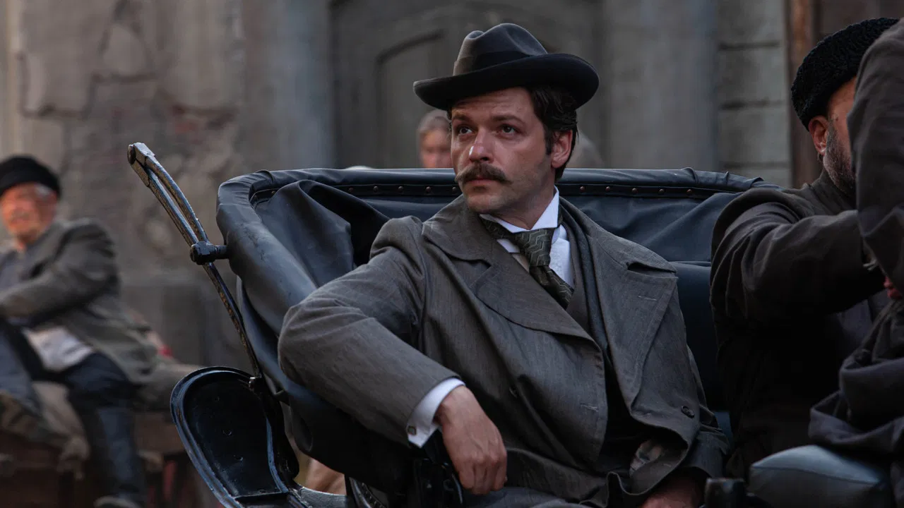 In the Moscow Slums backdrop