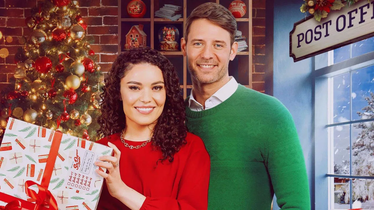 Six Degrees of Santa backdrop