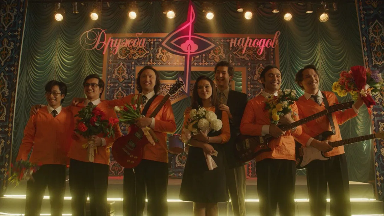 Dos-Mukasan backdrop