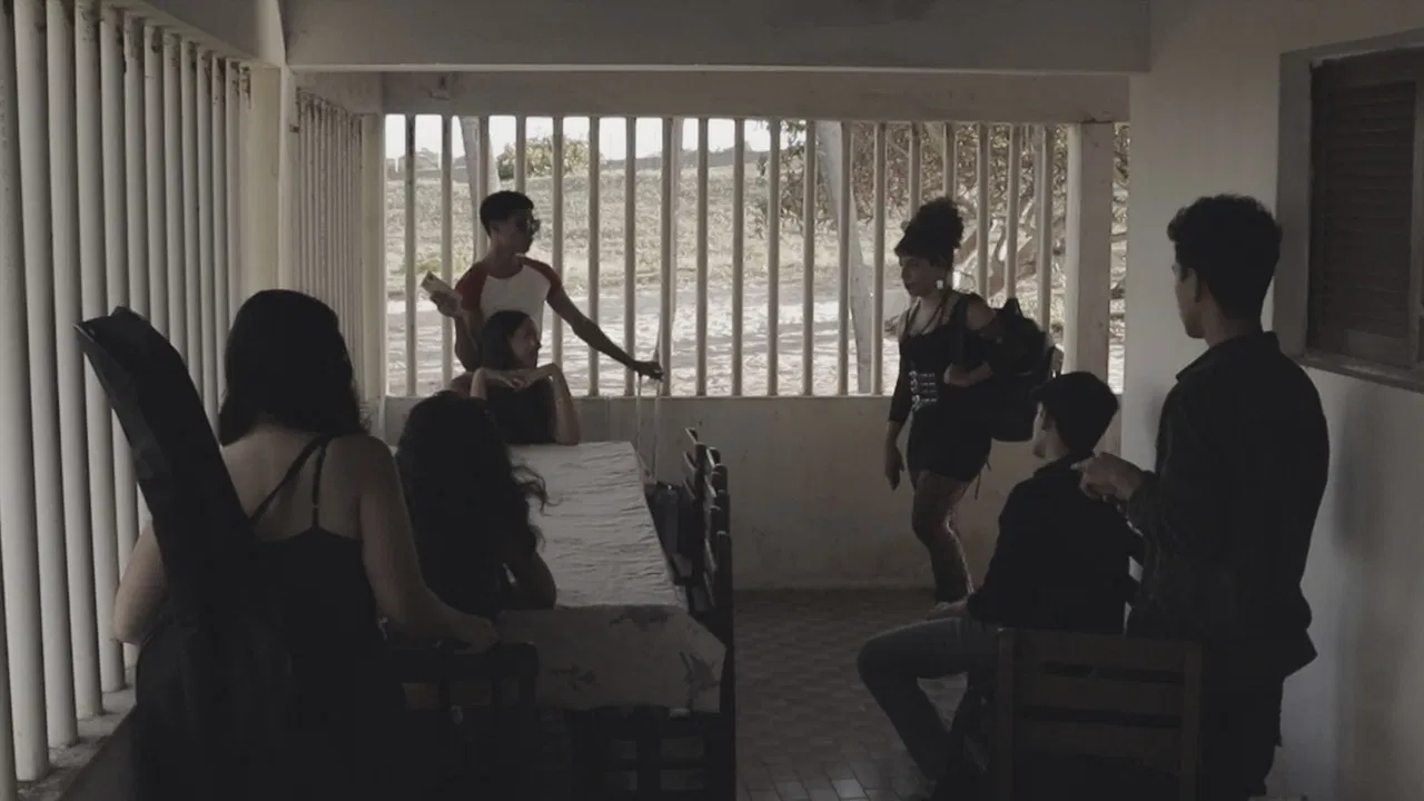 Em Pânico 2 backdrop