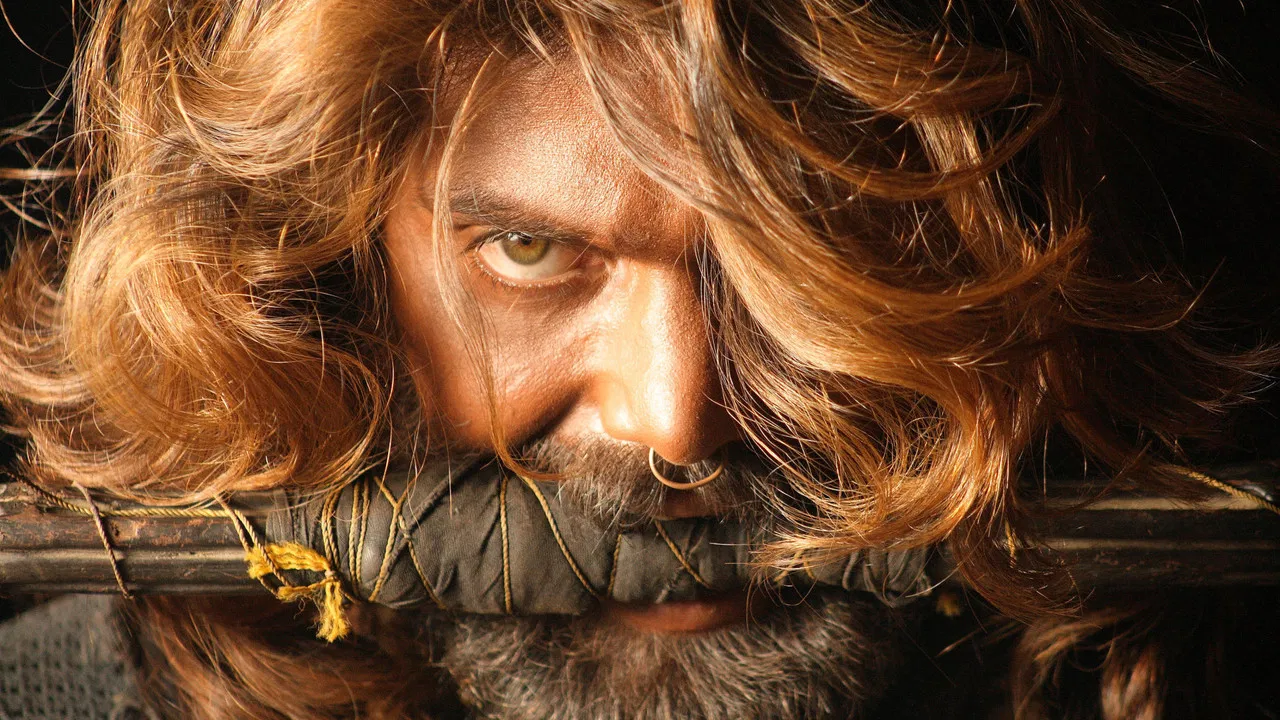 Naan Kadavul backdrop