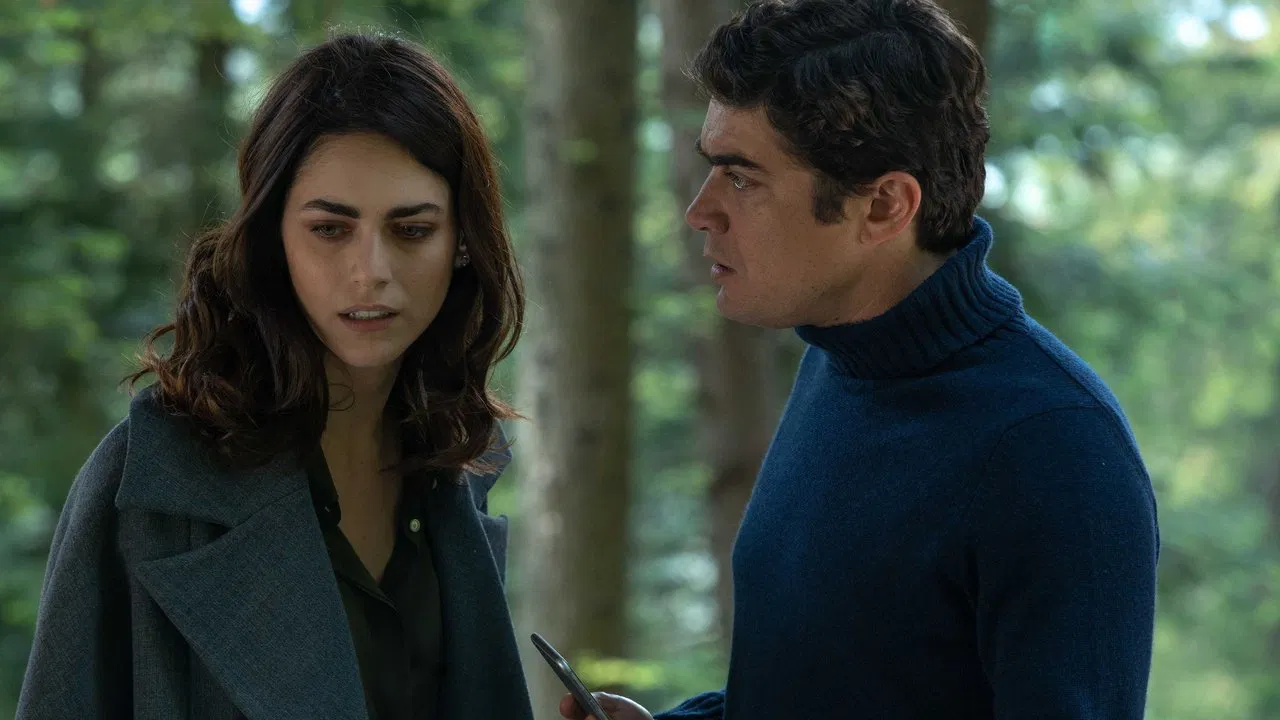 The Invisible Witness backdrop