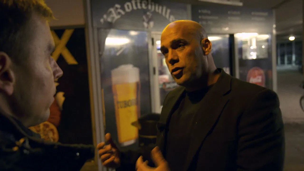 Unge i nattens kløer backdrop