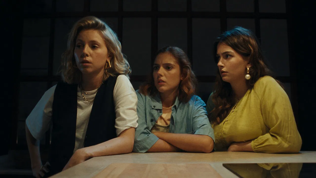 Situações Delicadas backdrop