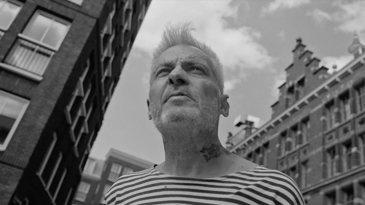 Paul Blanca, Deze film redt je leven backdrop