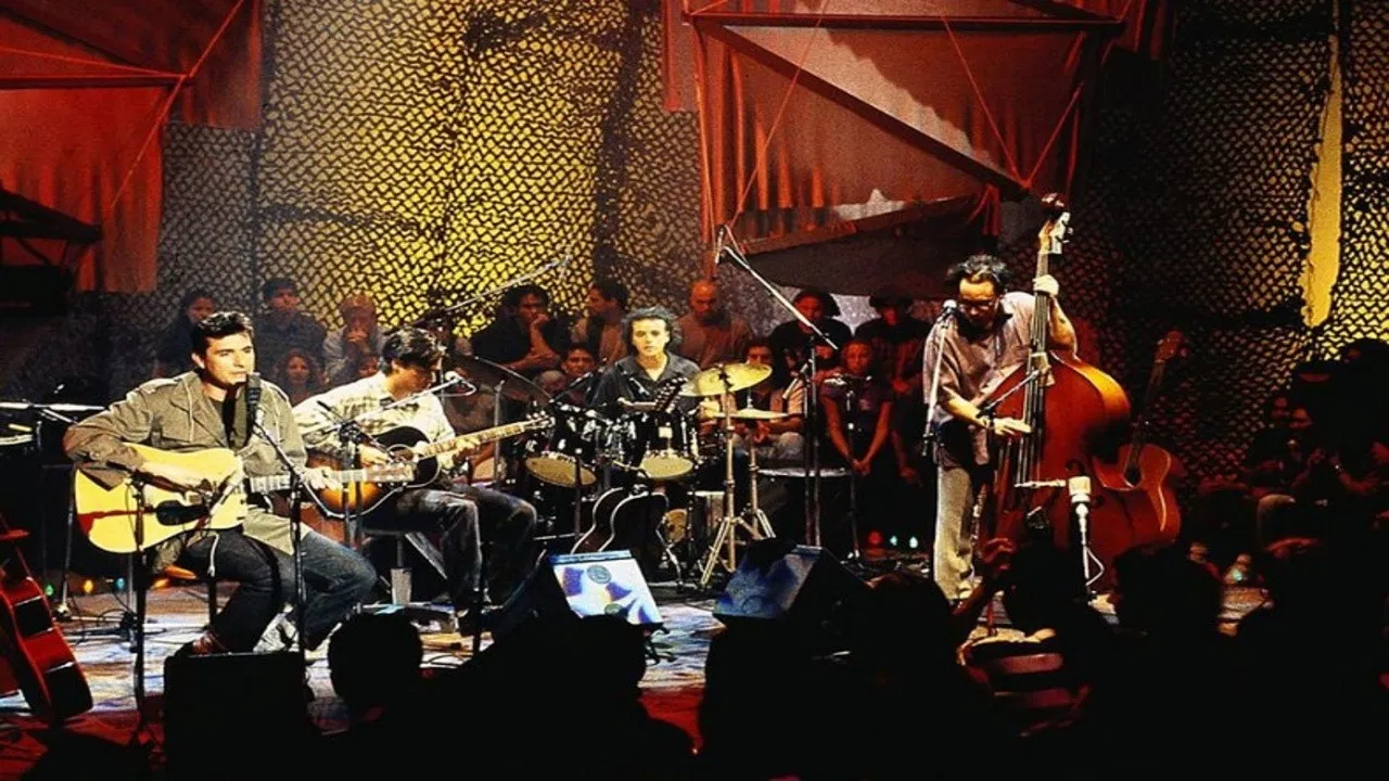Los Tres: MTV Unplugged backdrop