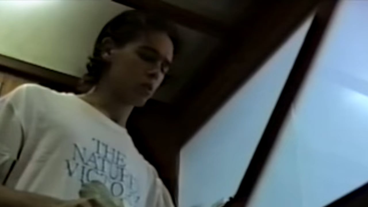 Bajo el poder de la garra maldita backdrop