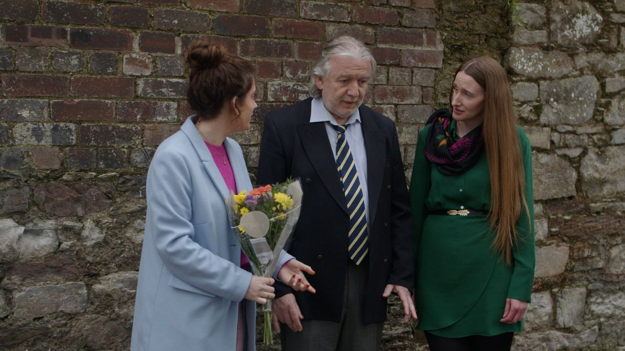 Mary Wallops Richard backdrop