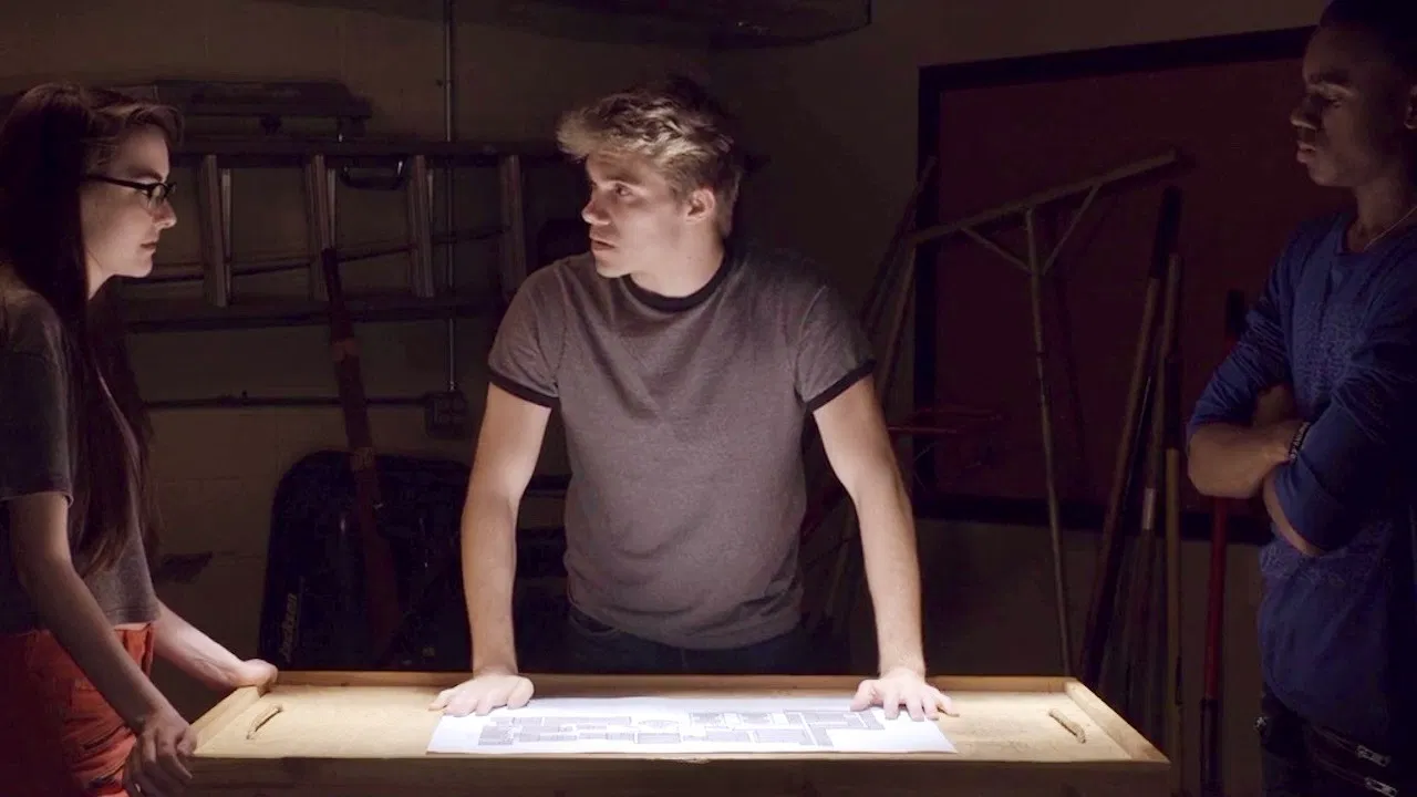 Hitting Twin Grove High backdrop