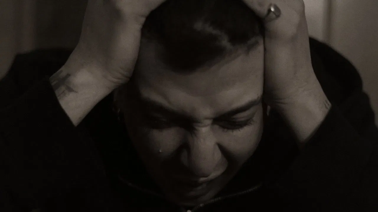 Vive dentro backdrop