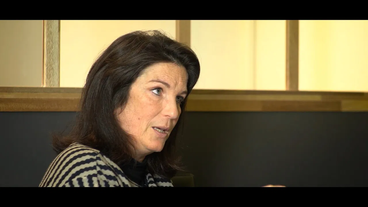 Les Vénus enchaînées backdrop