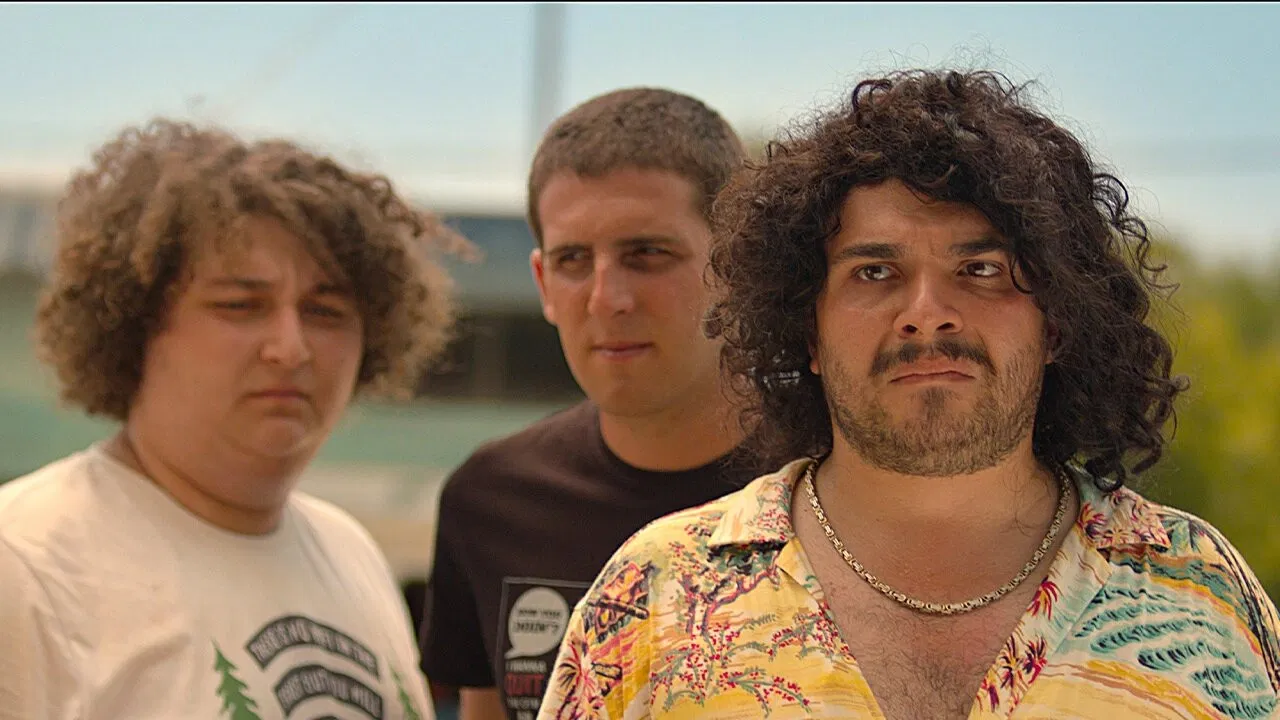 Tam Kafadan Karavana backdrop