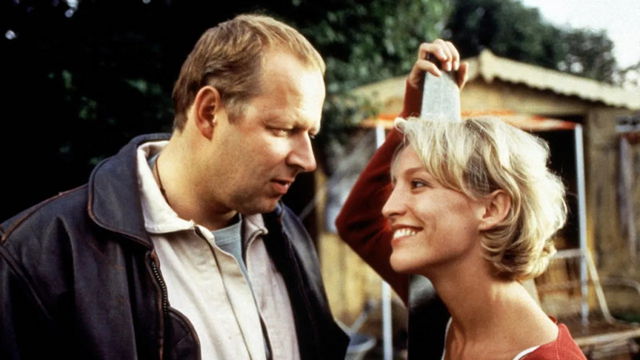 Der tote Taucher im Wald backdrop