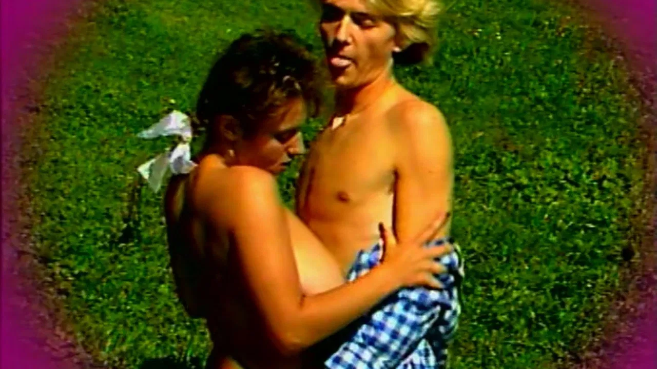 Heidi 1: Auf der Heidi gibt's koa Sünd' backdrop