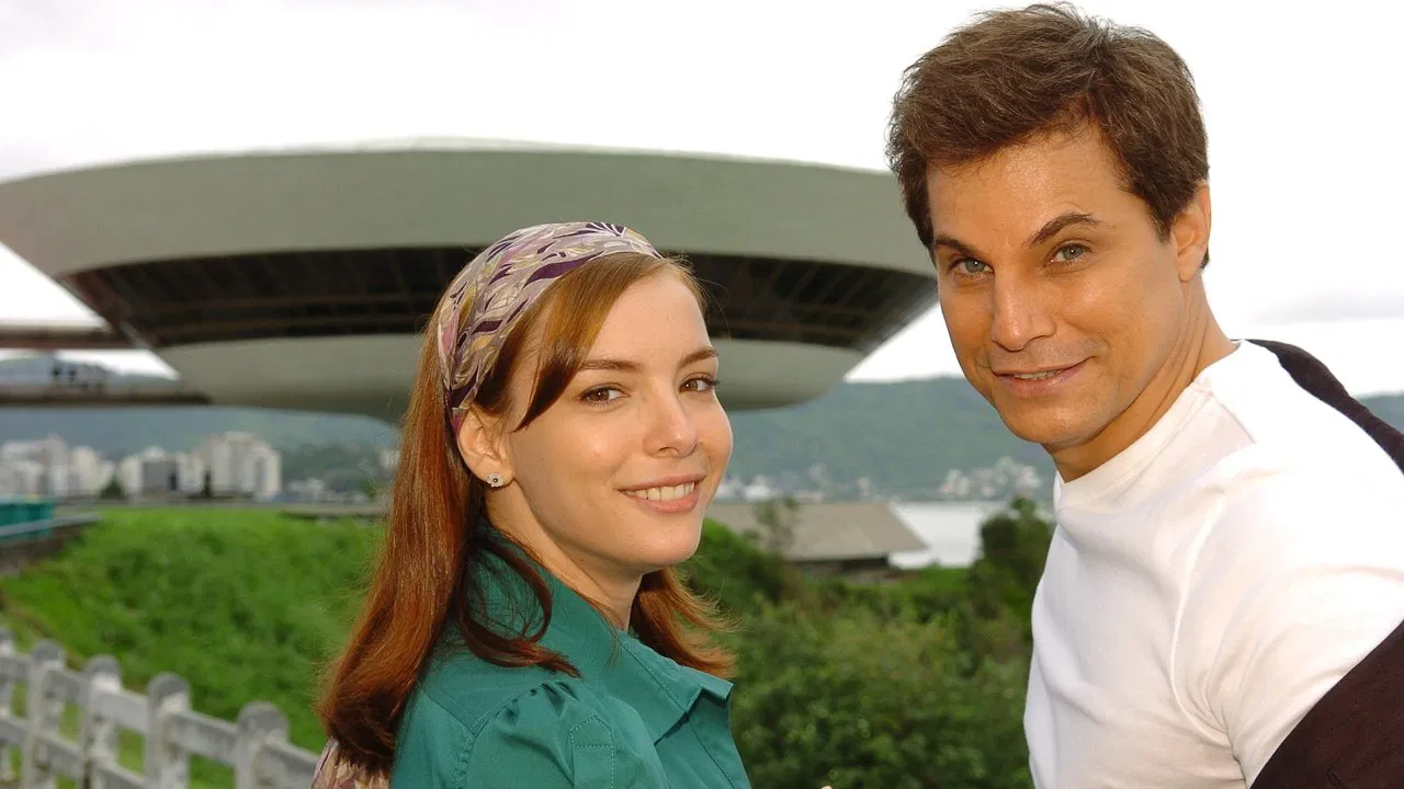 Beleza Pura backdrop