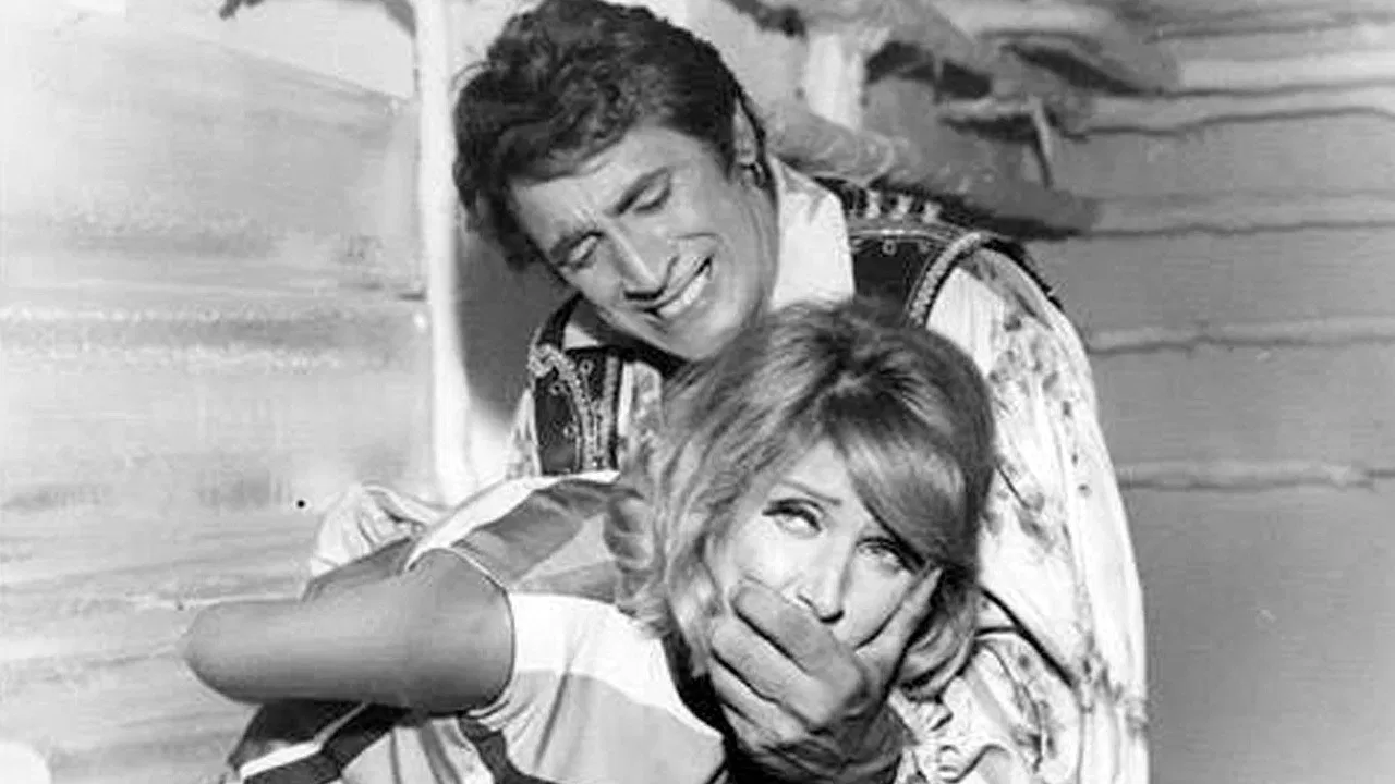 El hombre invisible ataca backdrop