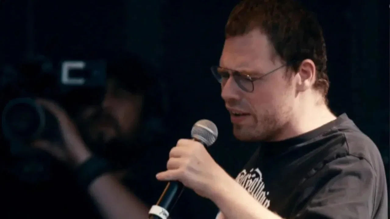 Astéréotypie en concert aux Vieilles Charrues 2025 backdrop