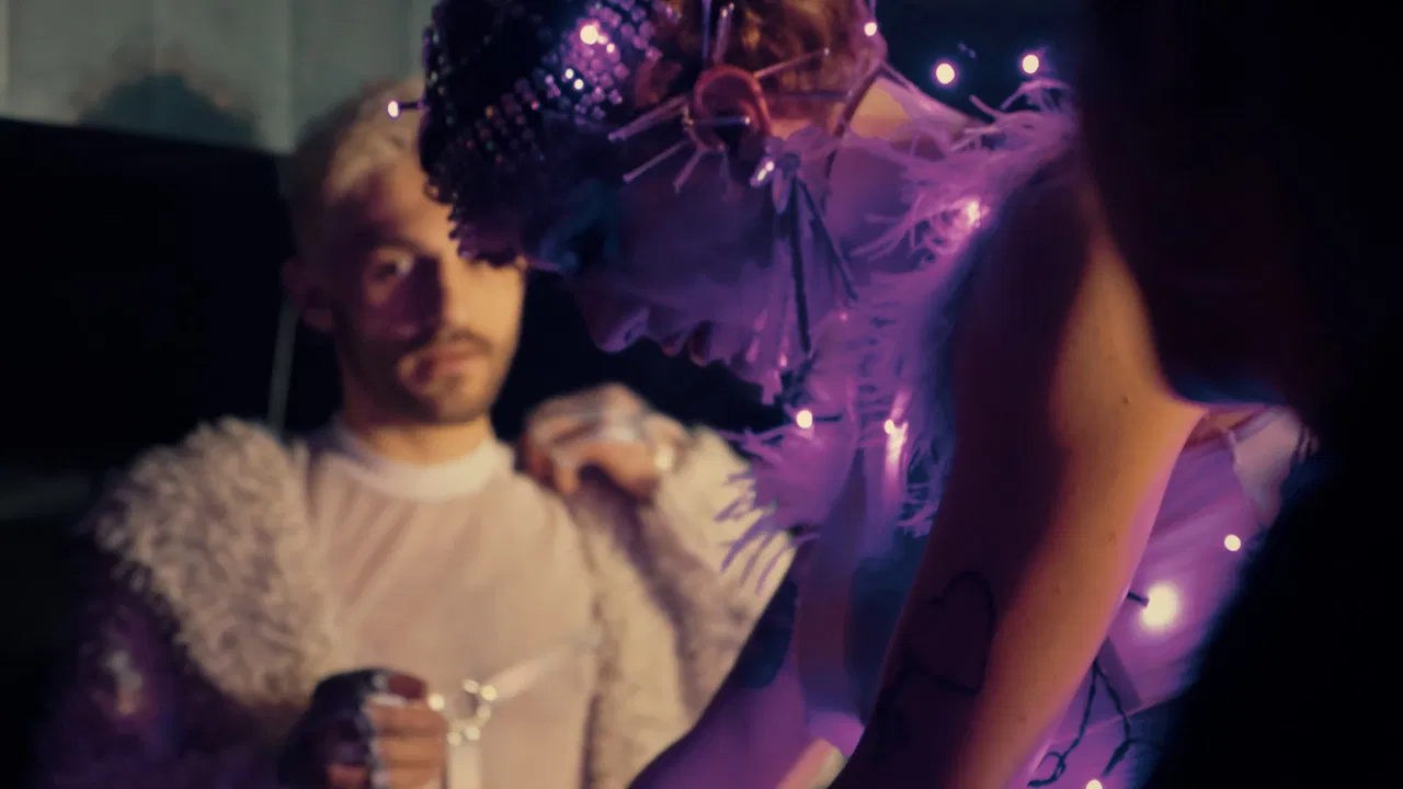 Queen's Illusion backdrop