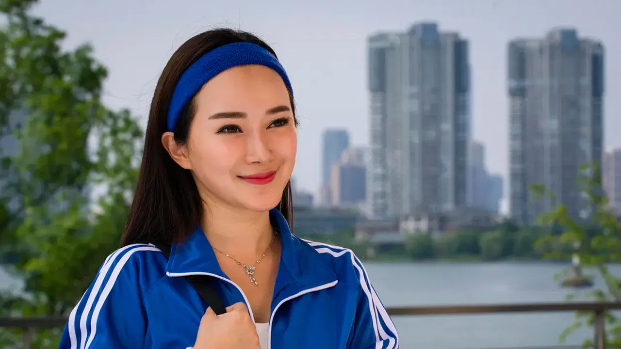 One Car Four Servants backdrop