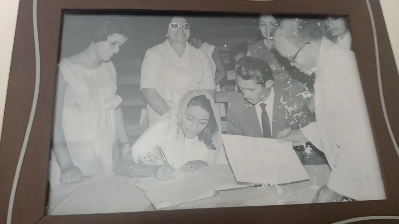 Casa com Silêncio, Casa com Barulho backdrop