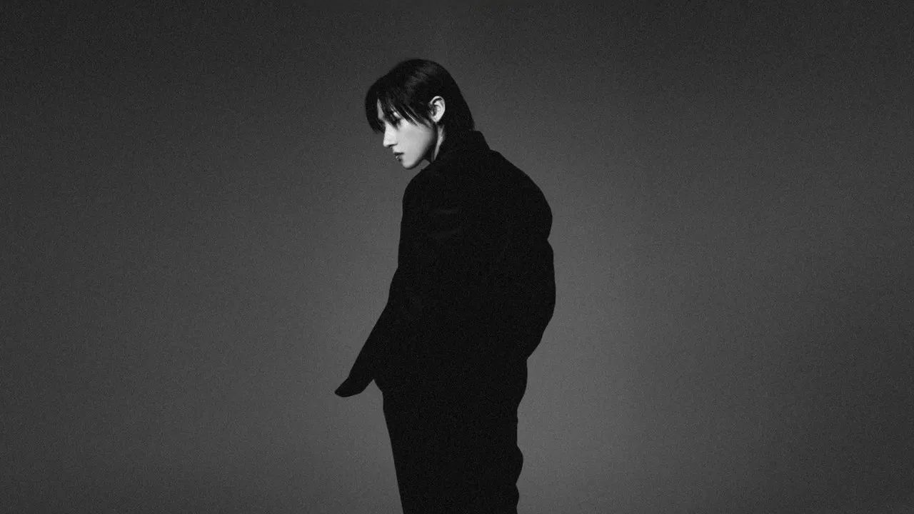 I.M BEHIND YOU backdrop