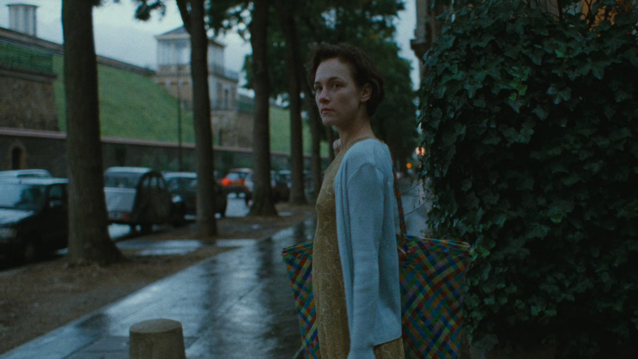 Up, Down, Fragile backdrop