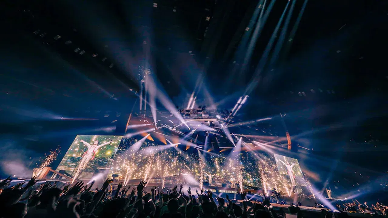 Mrs. GREEN APPLE ARENA TOUR 2023 “NOAH no HAKOBUNE” backdrop