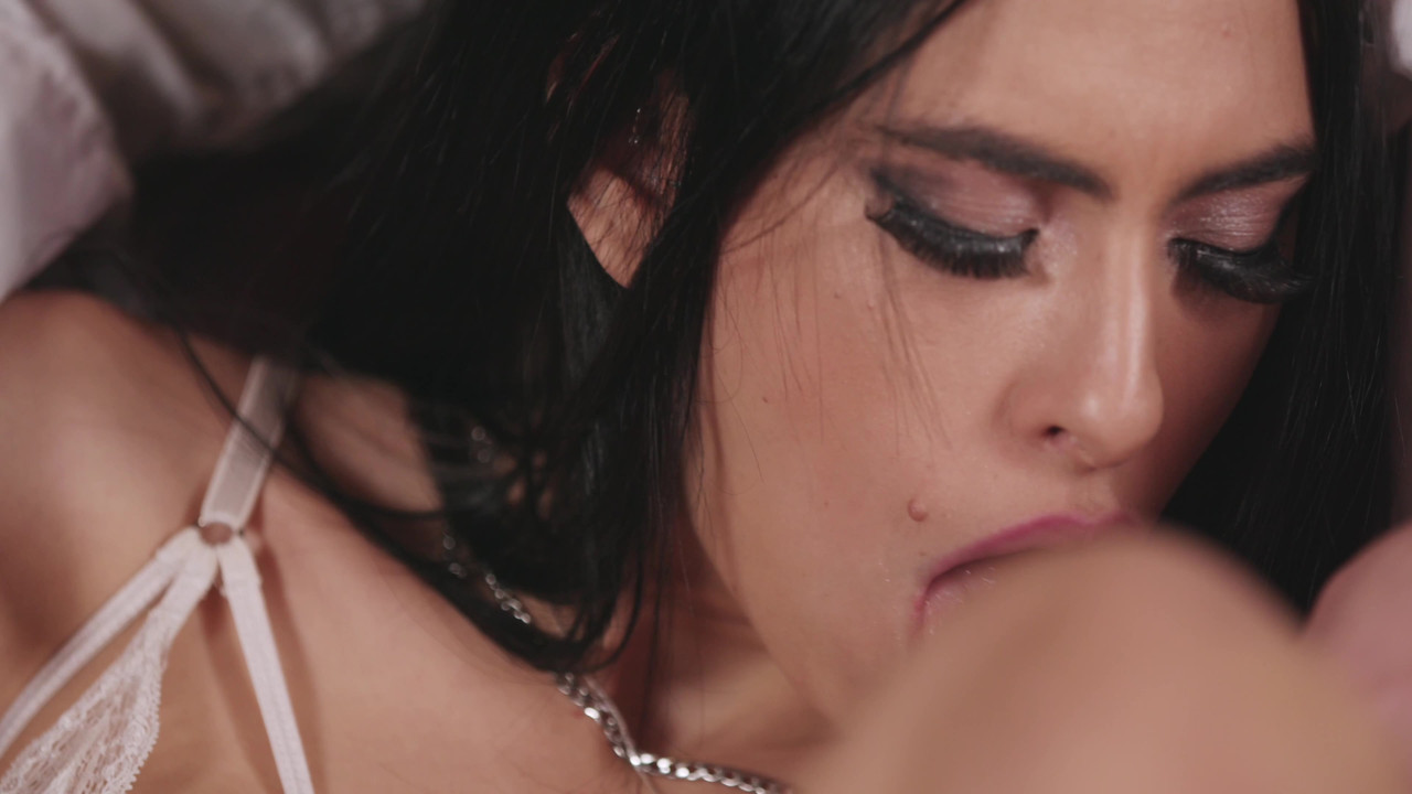 Double Tap 4 backdrop