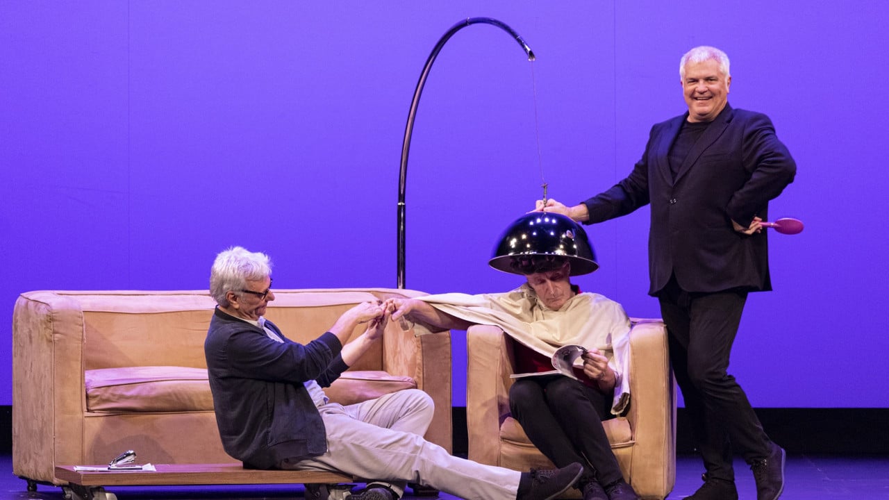 HITS chimpúm! La última función de Tricicle backdrop