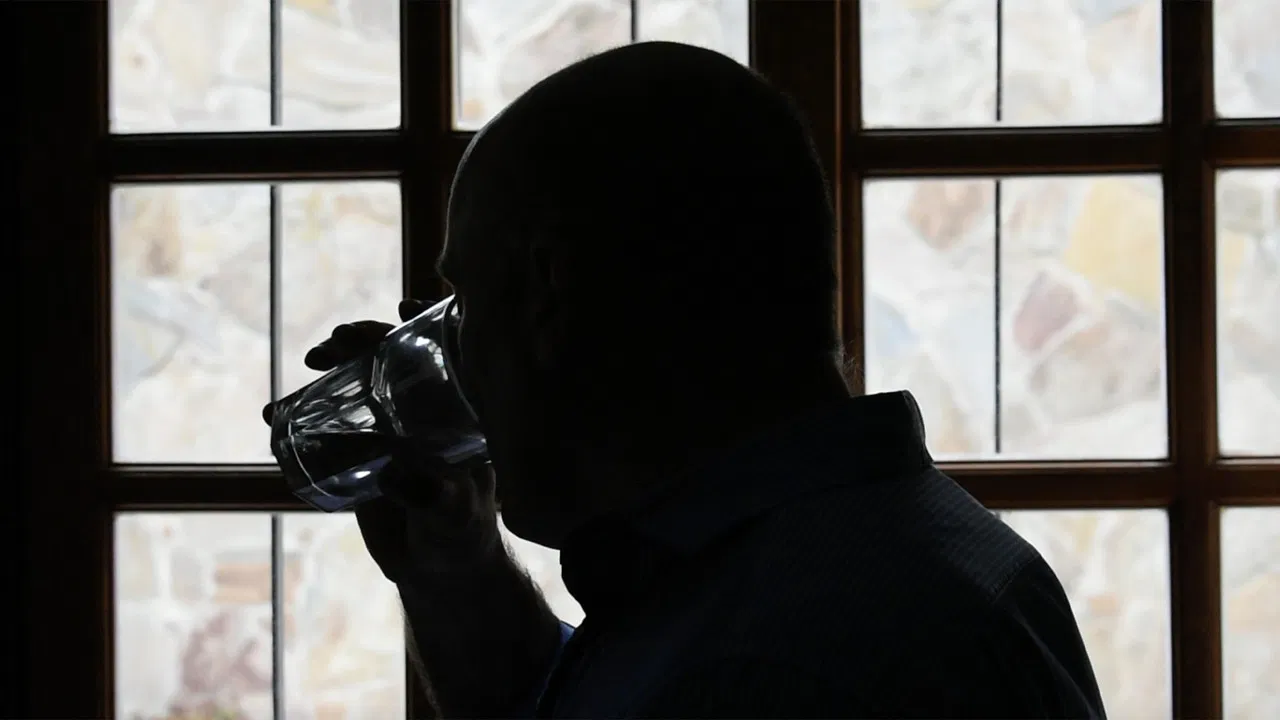 Pestañas Mojadas backdrop