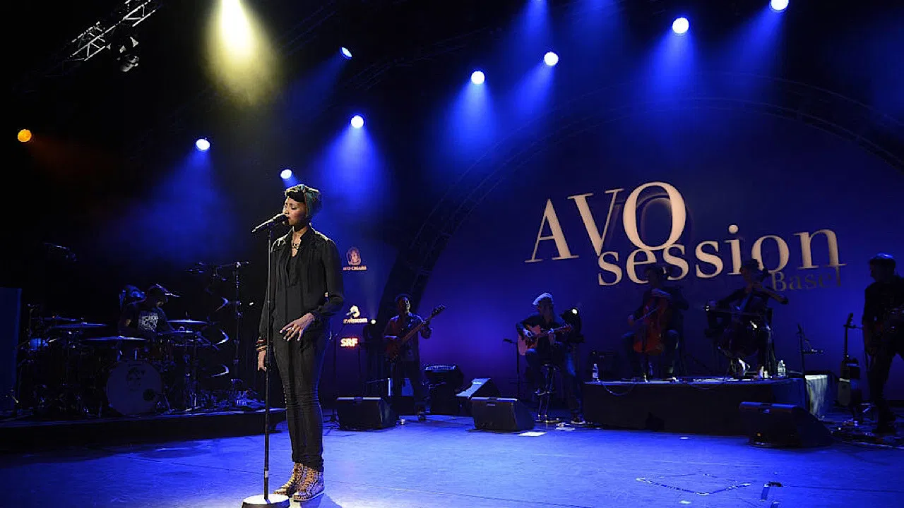 Imany plays Avo Session backdrop